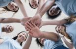 mani-team-gruppo-persone