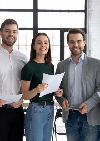 giovani con certificati